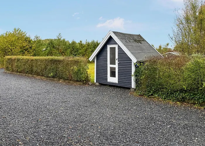 3 Bedroom Stunning In Casa vacanze Hovborg